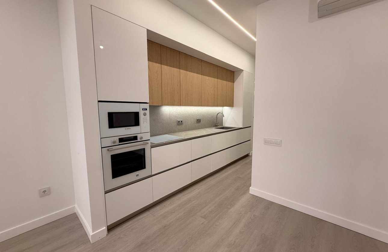 Resale - Apartment / flat - Torrevieja - Playa del Cura