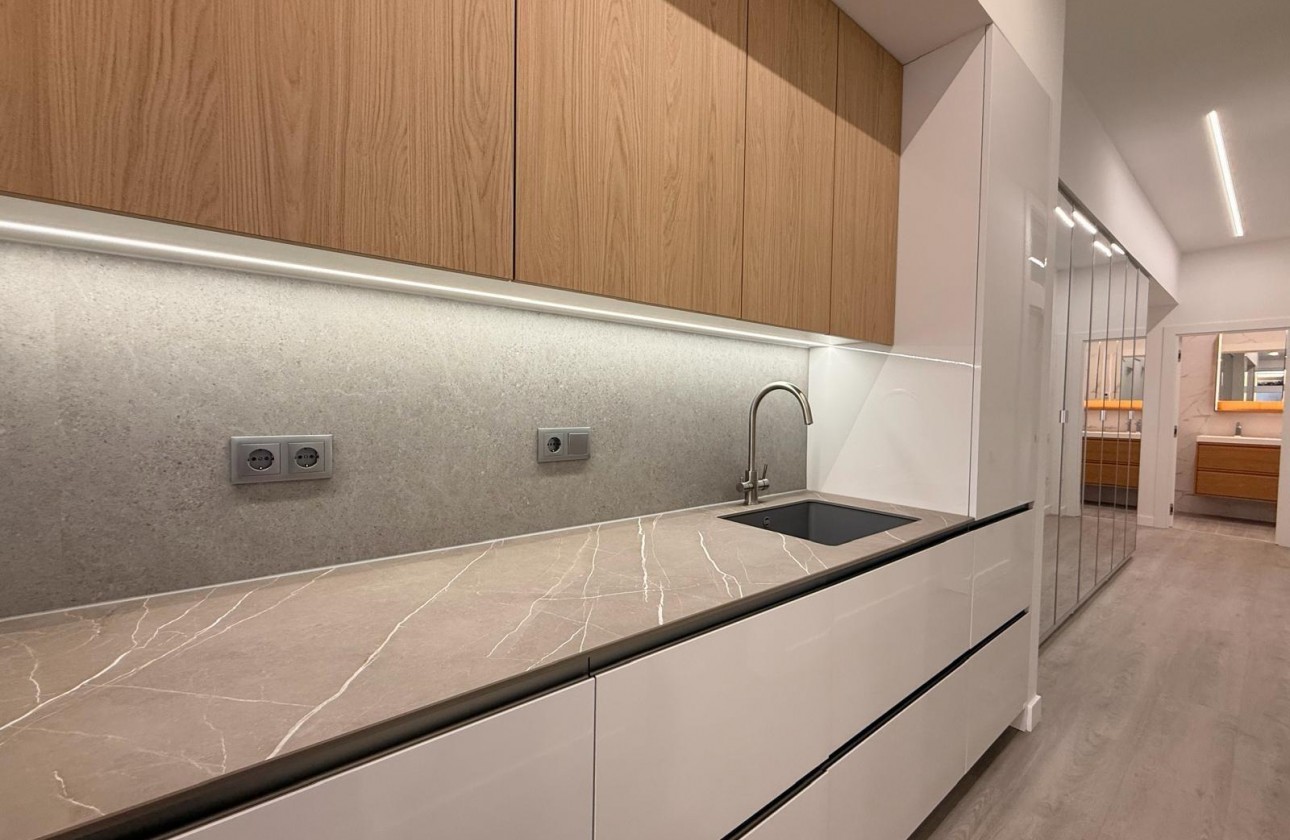 Resale - Apartment / flat - Torrevieja - Playa del Cura