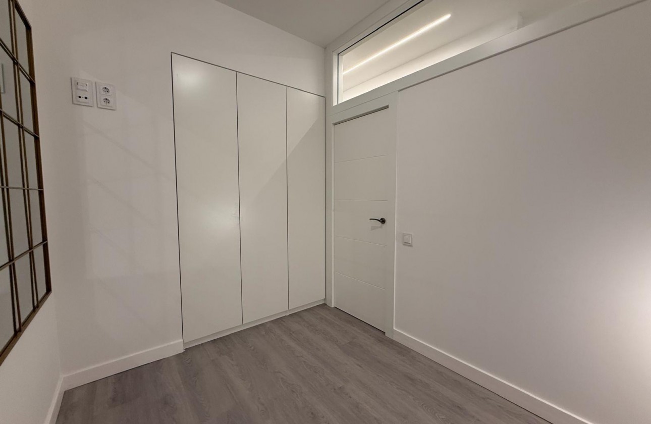 Resale - Apartment / flat - Torrevieja - Playa del Cura