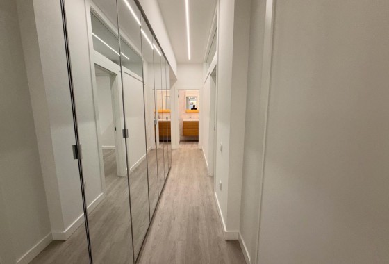 Resale - Apartment / flat - Torrevieja - Playa del Cura