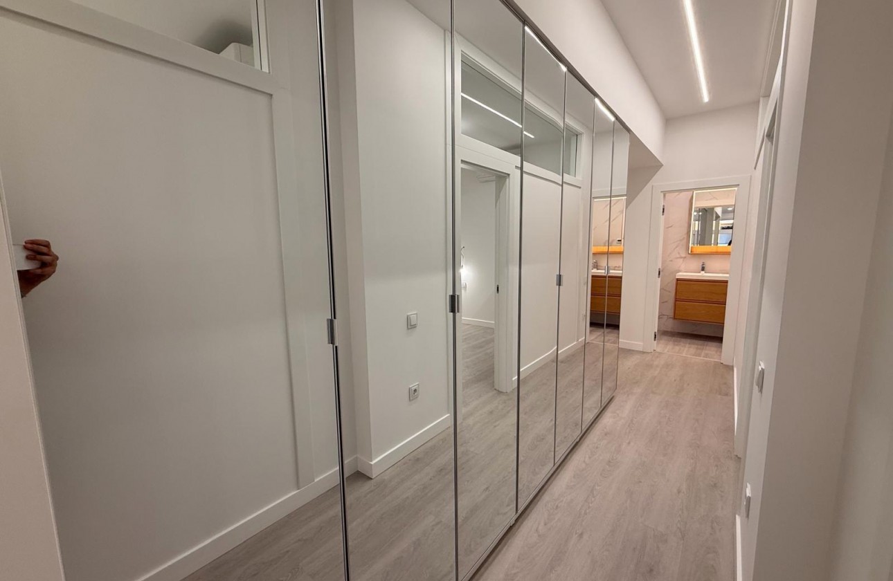 Resale - Apartment / flat - Torrevieja - Playa del Cura