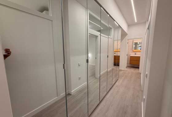 Resale - Apartment / flat - Torrevieja - Playa del Cura