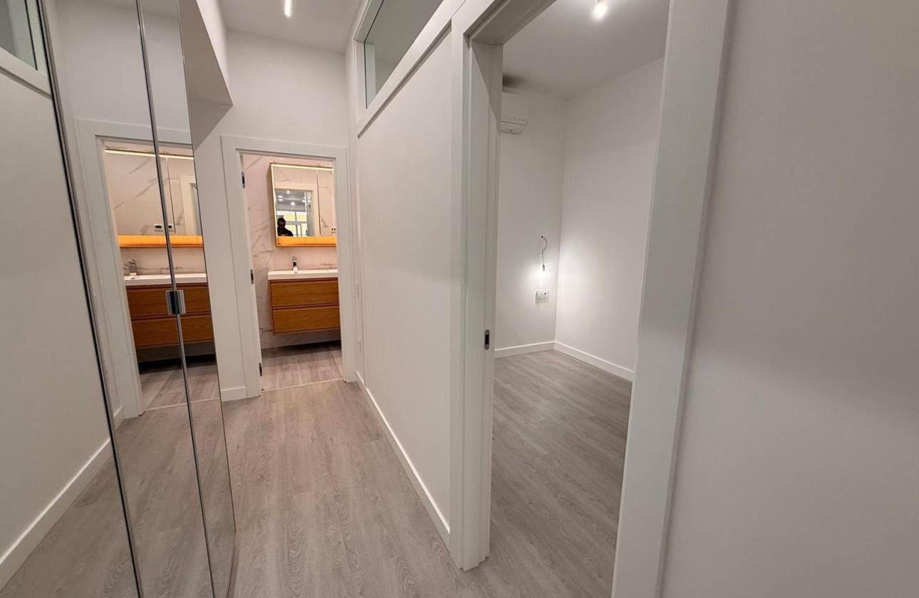 Resale - Apartment / flat - Torrevieja - Playa del Cura