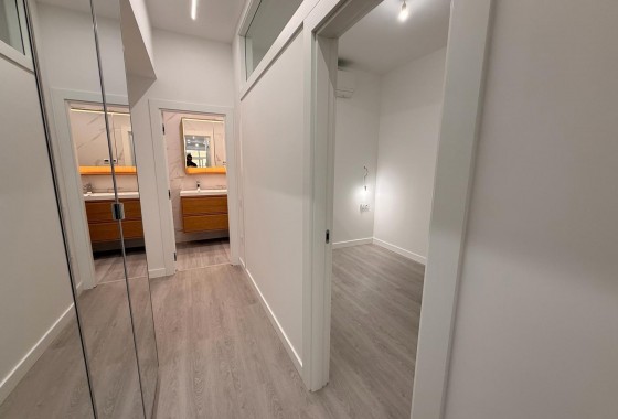 Resale - Apartment / flat - Torrevieja - Playa del Cura