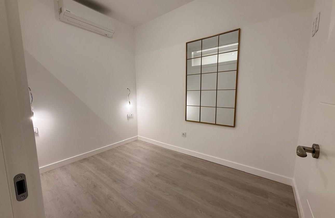 Resale - Apartment / flat - Torrevieja - Playa del Cura