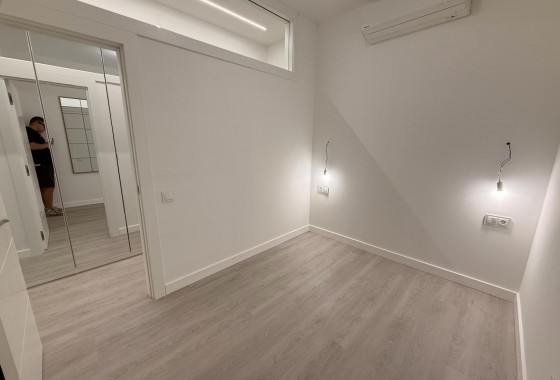 Resale - Apartment / flat - Torrevieja - Playa del Cura