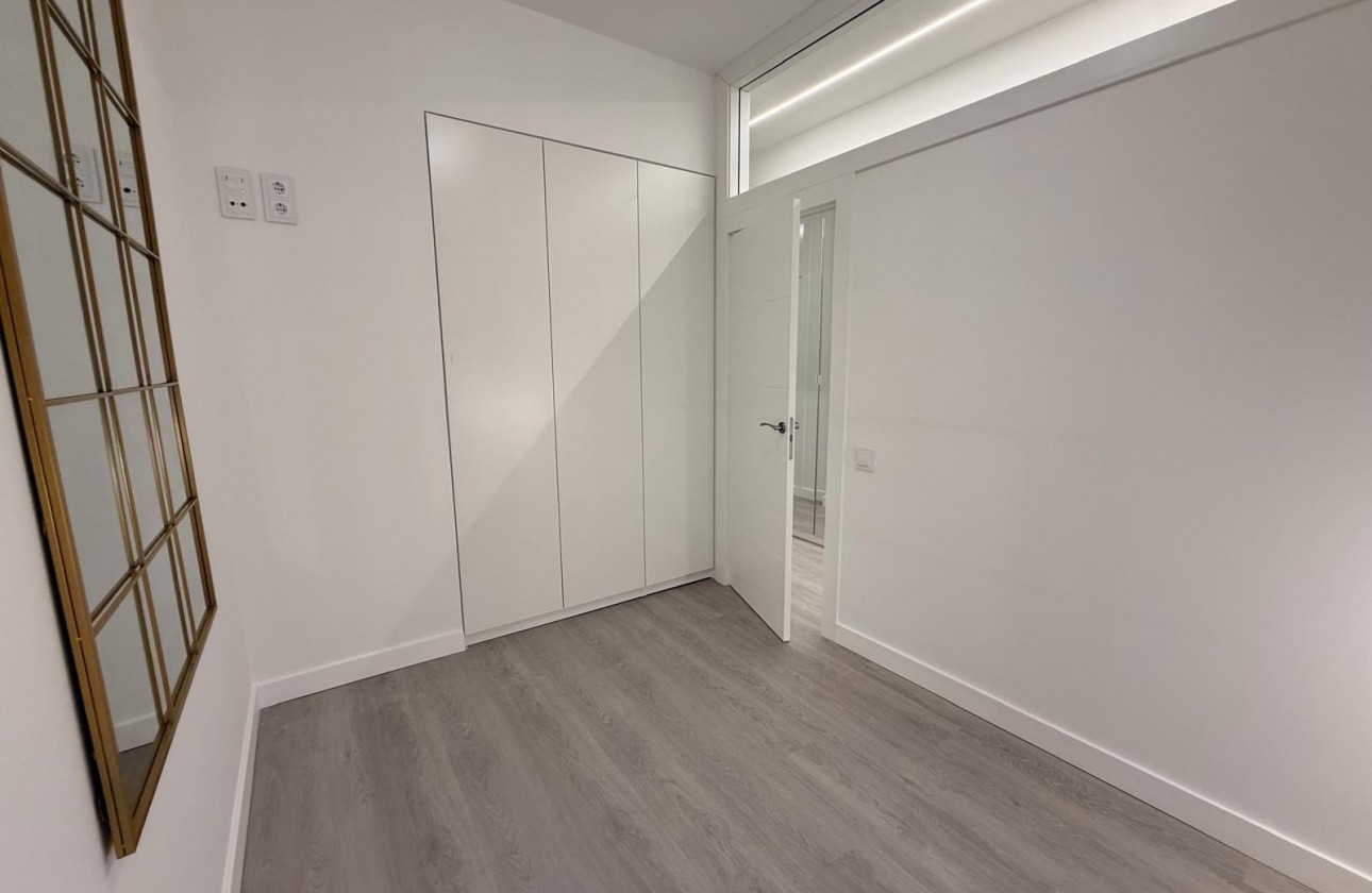 Resale - Apartment / flat - Torrevieja - Playa del Cura