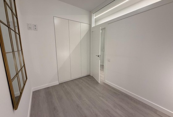 Resale - Apartment / flat - Torrevieja - Playa del Cura