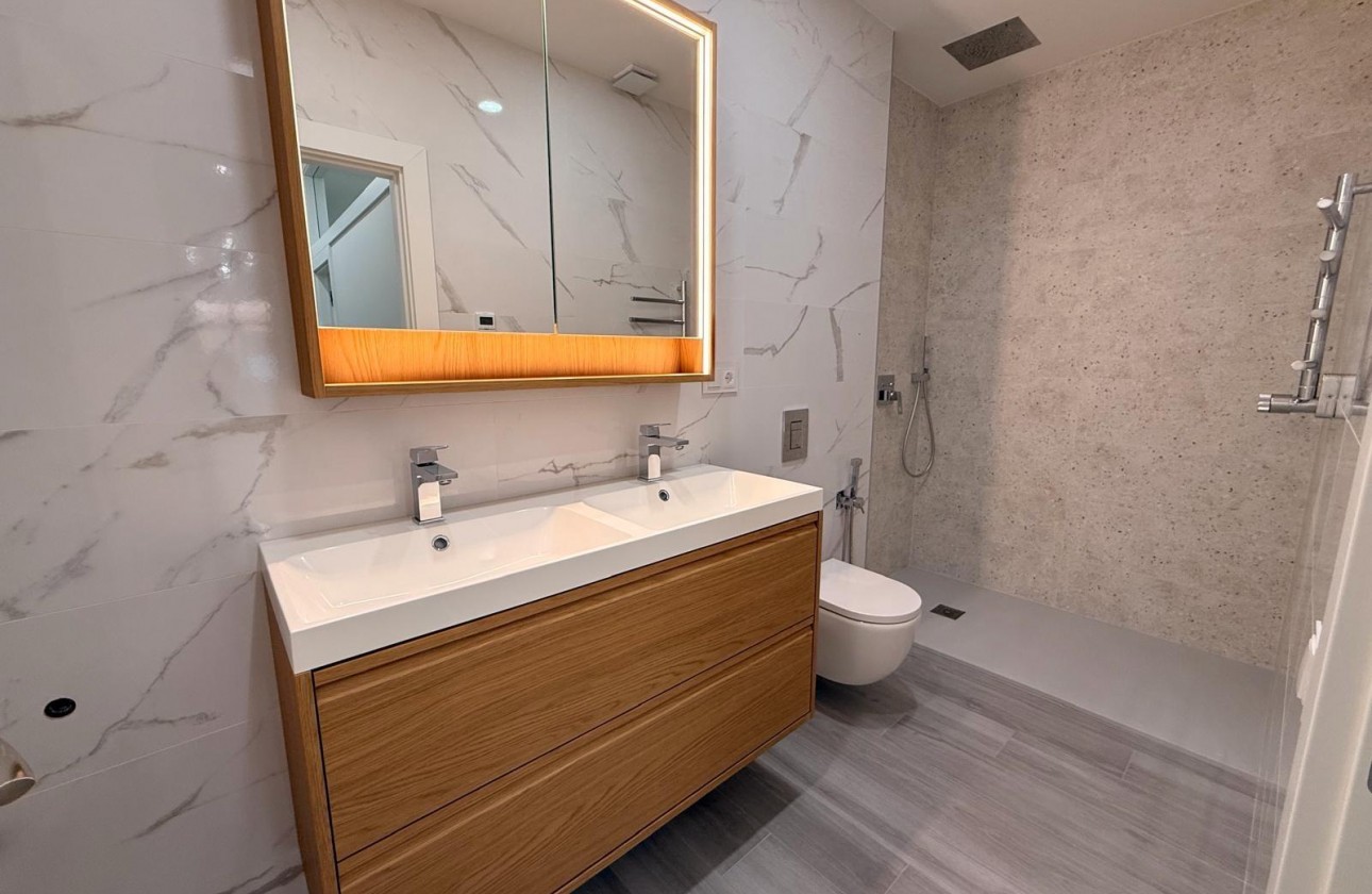 Resale - Apartment / flat - Torrevieja - Playa del Cura
