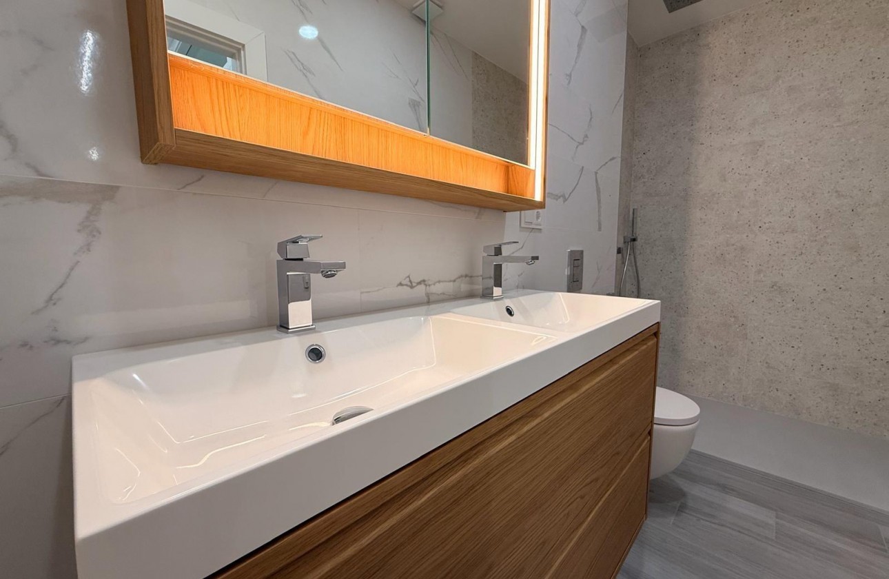 Resale - Apartment / flat - Torrevieja - Playa del Cura