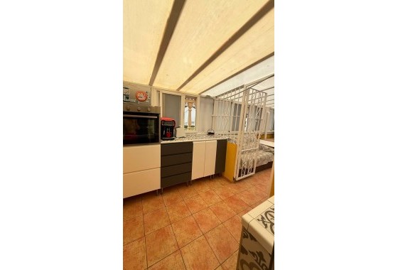 Resale - Bungalow - Torrevieja - LA MATA