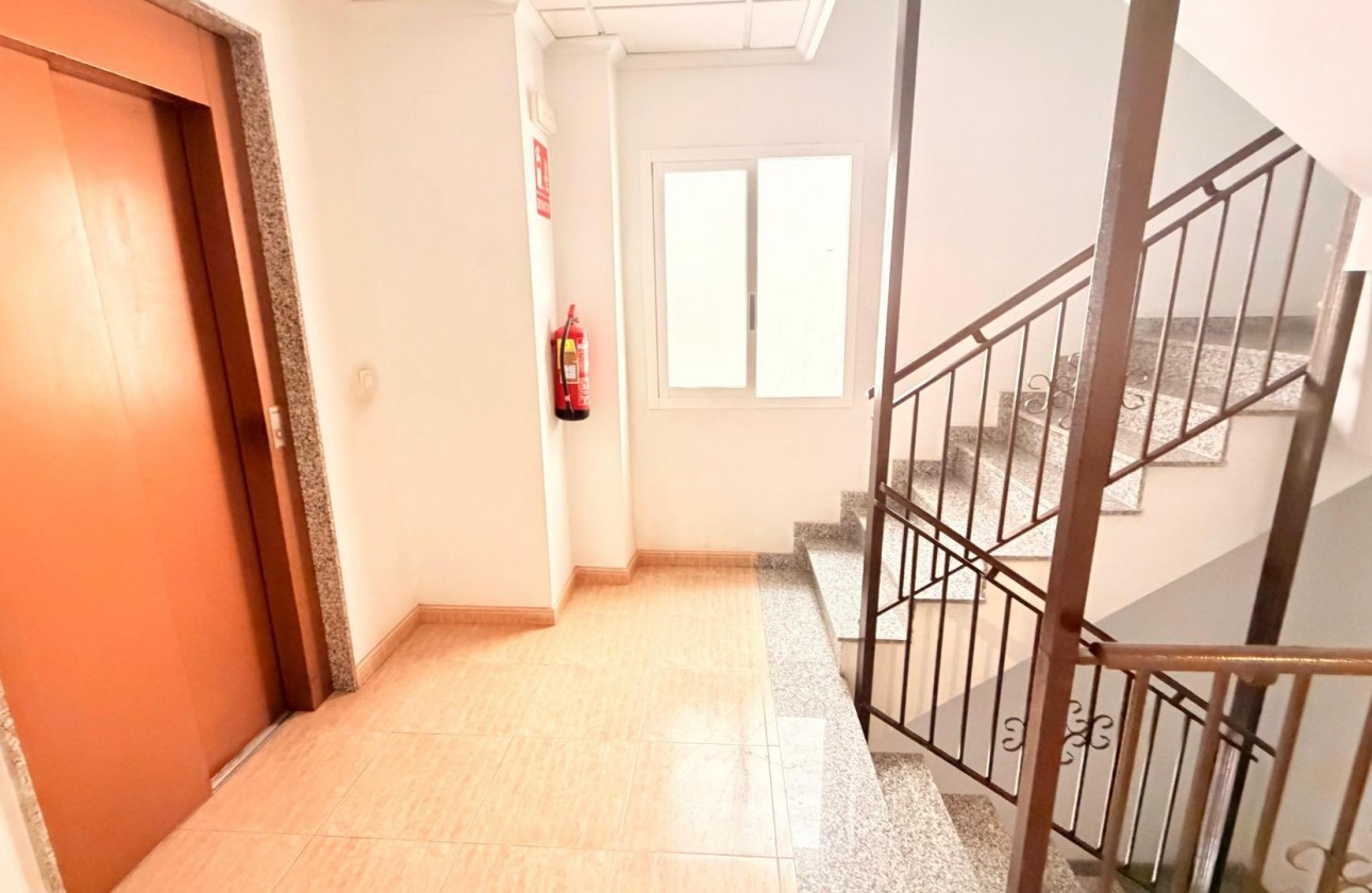 Revente - Appartement - Torrevieja - Centro - Muelle Pesquero
