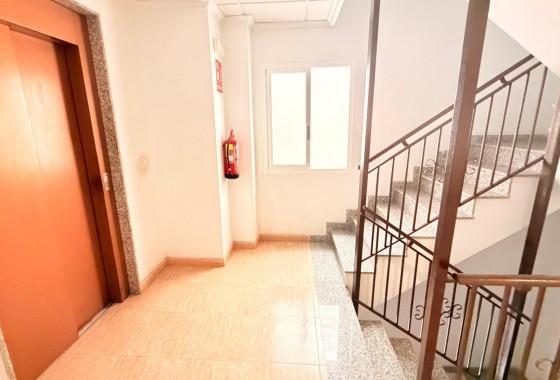 Revente - Appartement - Torrevieja - Centro - Muelle Pesquero