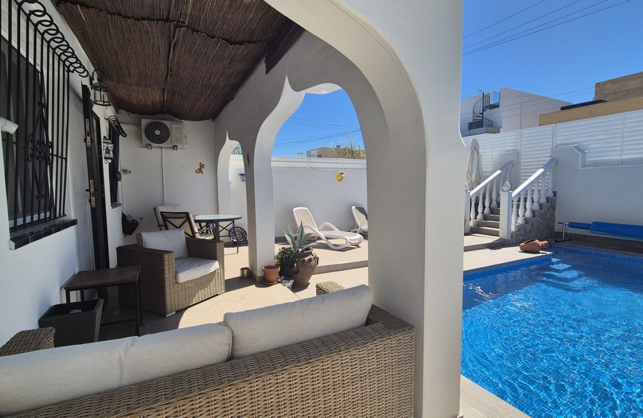 Revente - Semi Detached - Villamartin - Costa Blanca