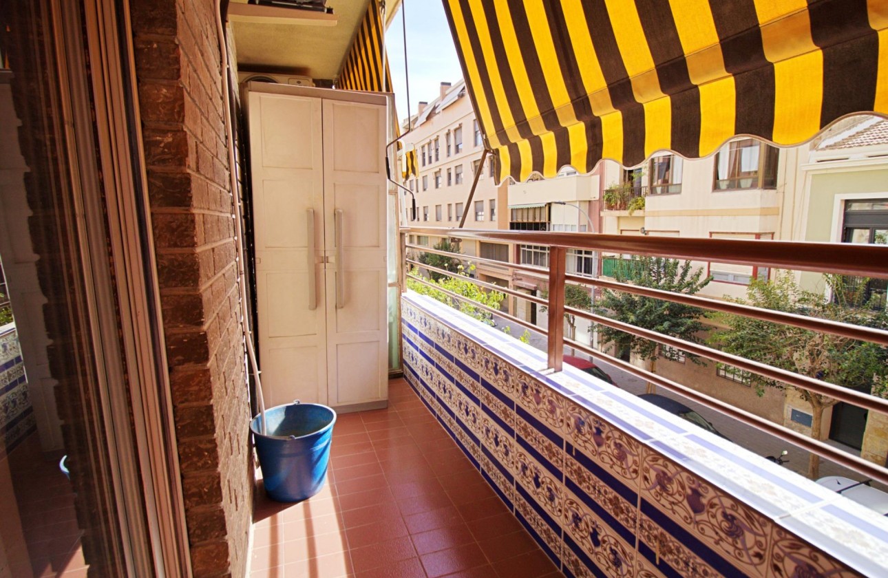 Revente - Appartement - Alicante - Benalua