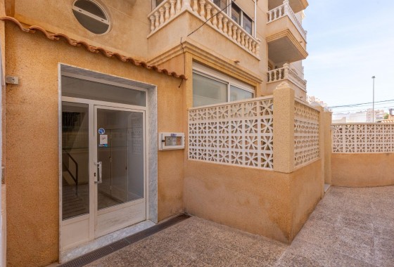Resale - Apartment / flat - Torrevieja - Nueva Torrevieja