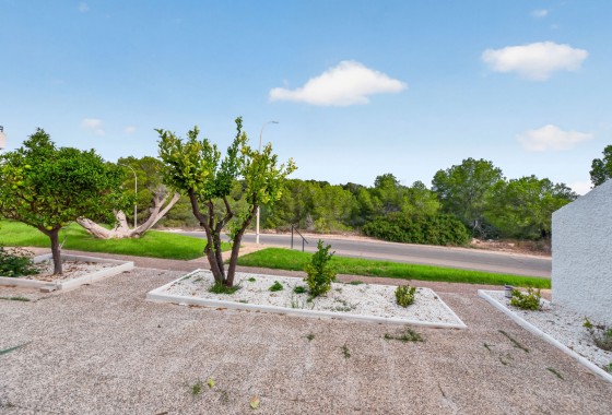 Resale - Bungalow - Orihuela - Inland