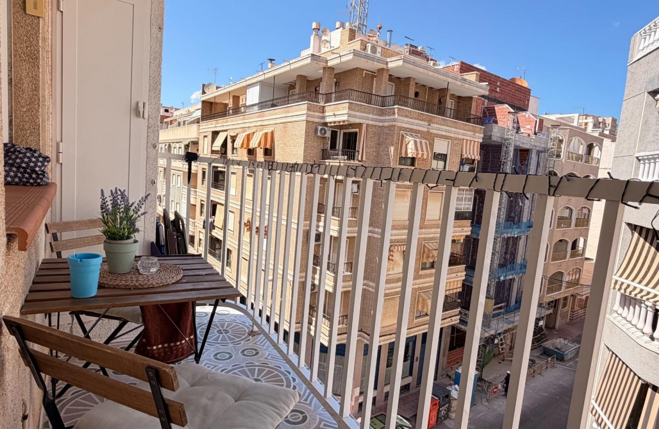 Resale - Apartment / flat - Torrevieja - Habaneras
