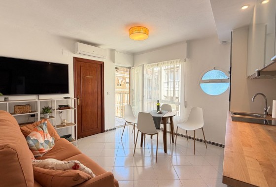 Resale - Apartment / flat - Torrevieja - Habaneras