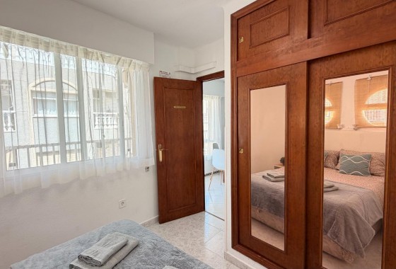 Resale - Apartment / flat - Torrevieja - Habaneras