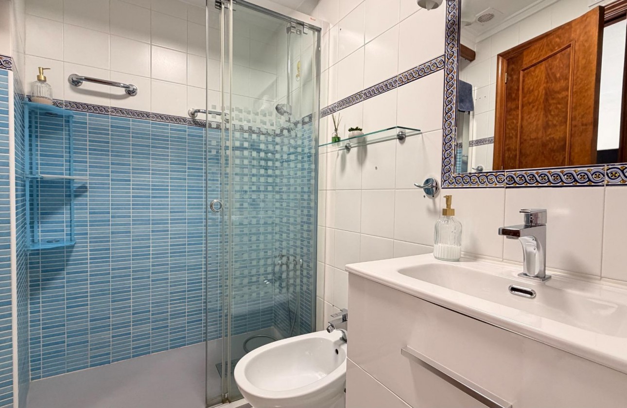 Resale - Apartment / flat - Torrevieja - Habaneras