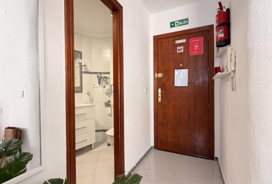 Resale - Apartment / flat - Torrevieja - Habaneras