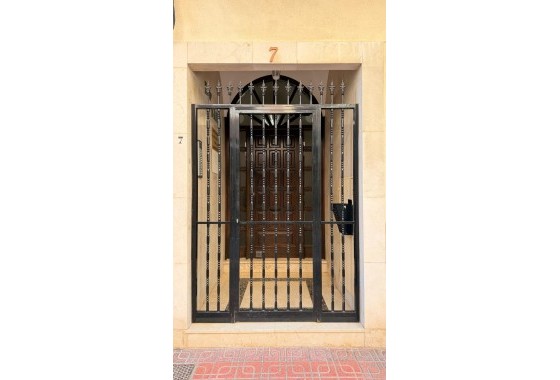 Resale - Apartment / flat - Torrevieja - Habaneras