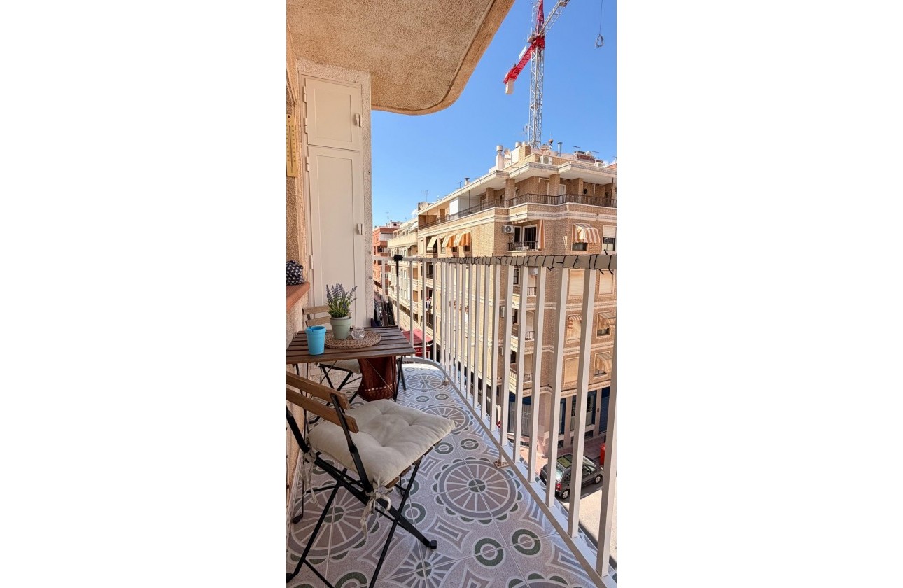 Resale - Apartment / flat - Torrevieja - Habaneras
