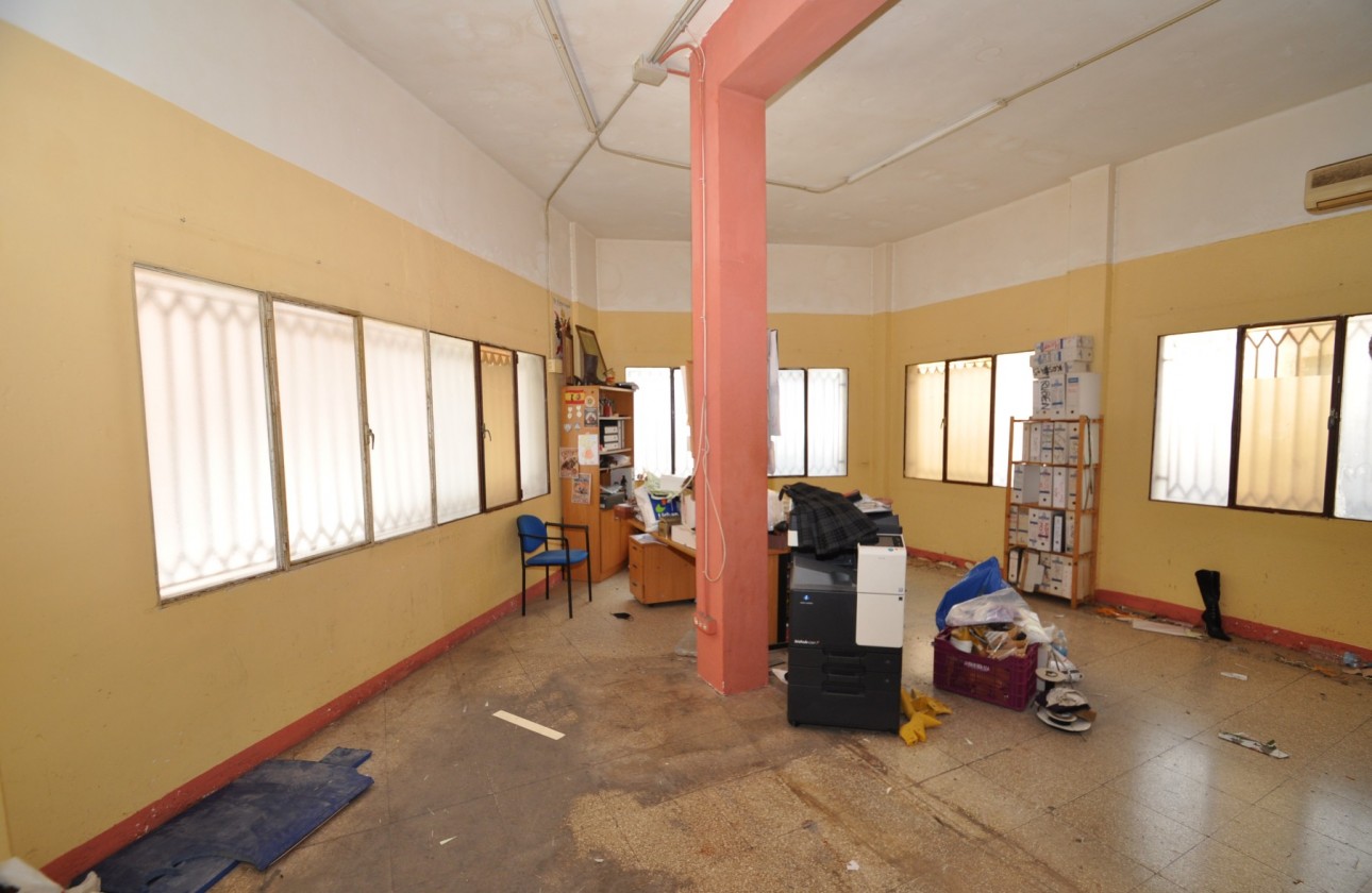 Reventa - Comercial - Petrer - Inland