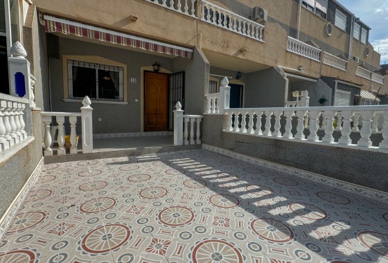 Resale - Villa - Orihuela Costa - Costa Blanca