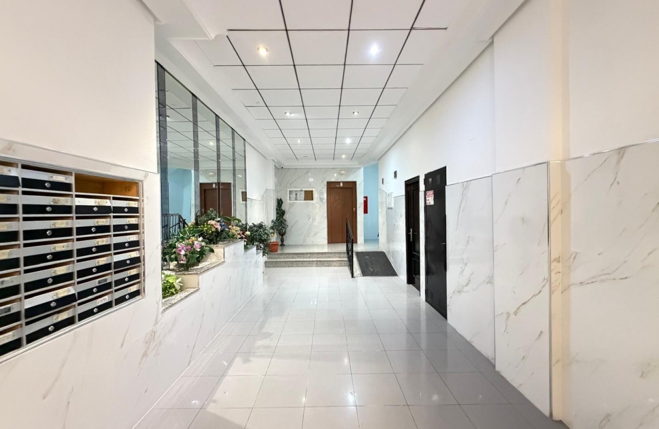 Reventa - Apartamento / piso - Torrevieja - PARQUE DE LAS NACIONES