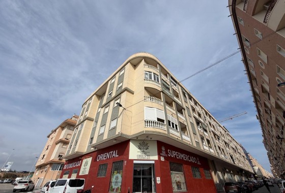 Reventa - Apartamento / piso - Torrevieja - PARQUE DE LAS NACIONES