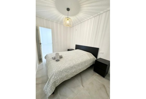Reventa - Apartamento / piso - Torrevieja - Centro