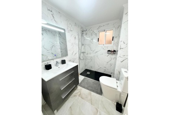 Reventa - Apartamento / piso - Torrevieja - Centro