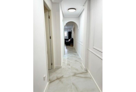Reventa - Apartamento / piso - Torrevieja - Centro