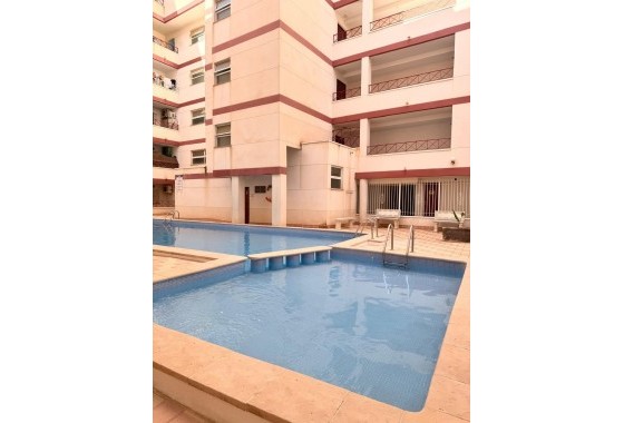 Reventa - Apartamento / piso - Torrevieja - Centro