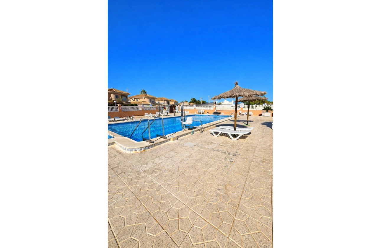 Resale - Bungalow - Torrevieja - Los altos