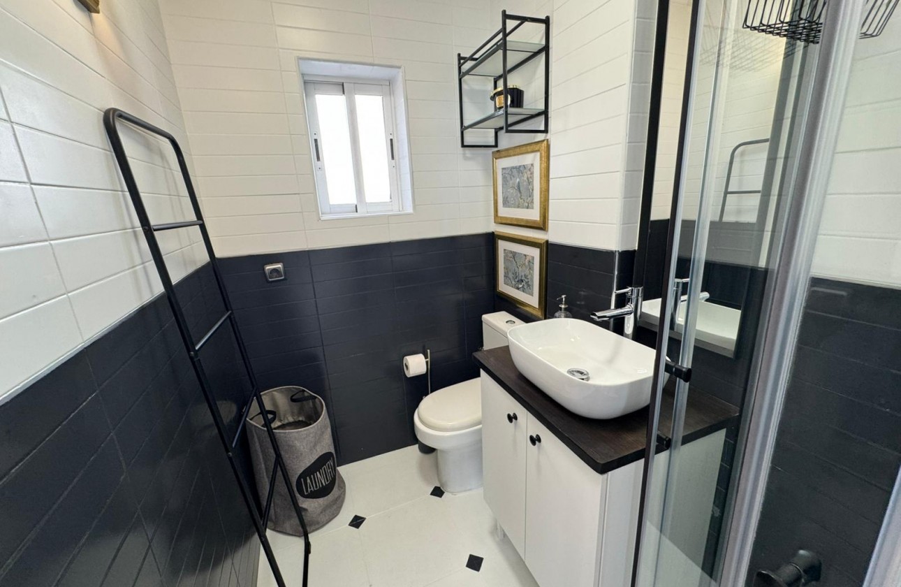 Resale - Bungalow - Torrevieja - Los altos