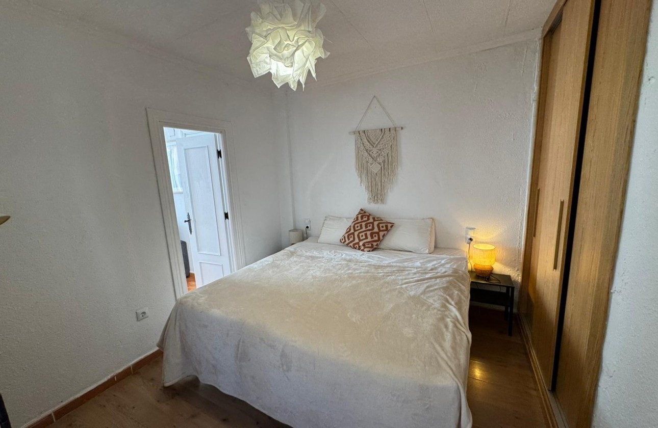Resale - Bungalow - Torrevieja - Los altos