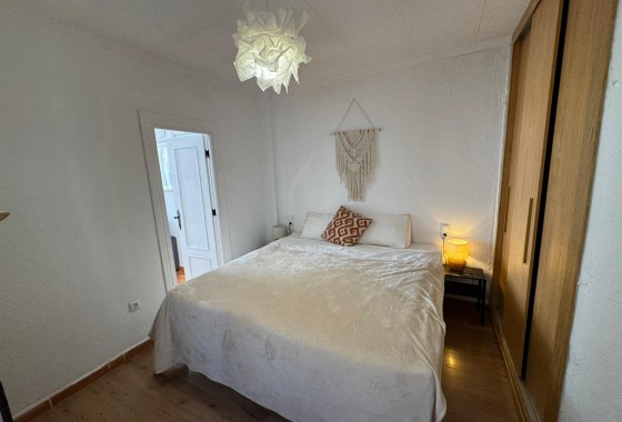 Resale - Bungalow - Torrevieja - Los altos