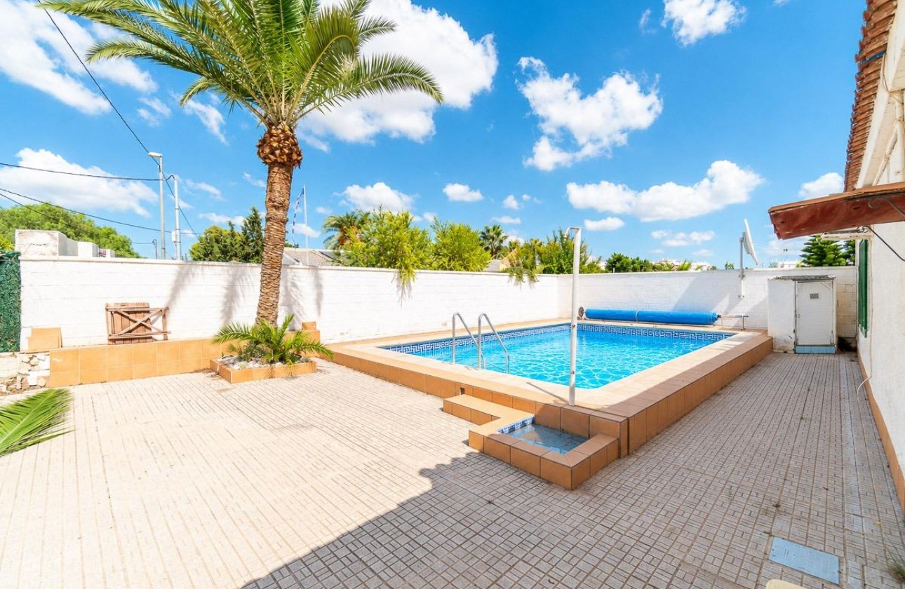 Revente - Villa - Torre - Pacheco - Roldán