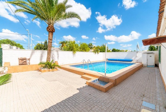 Revente - Villa - Torre - Pacheco - Roldán