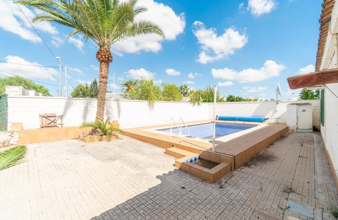 Revente - Villa - Torre - Pacheco - Roldán