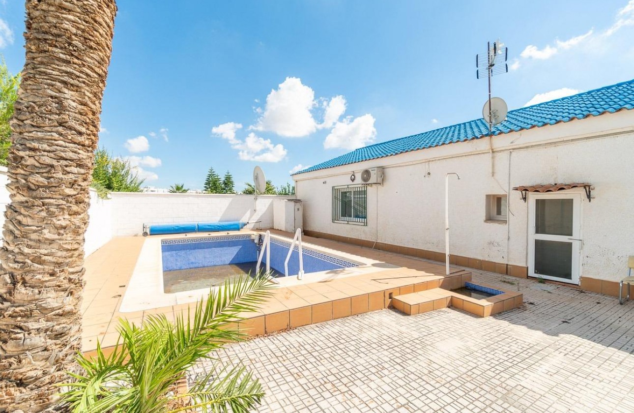 Revente - Villa - Torre - Pacheco - Roldán