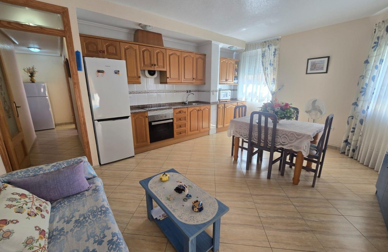 Resale - Apartment / flat - Torrevieja - Playa del Cura
