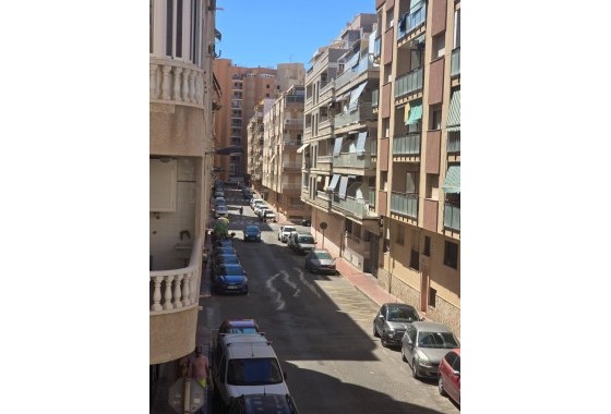 Resale - Apartment / flat - Torrevieja - Playa del Cura