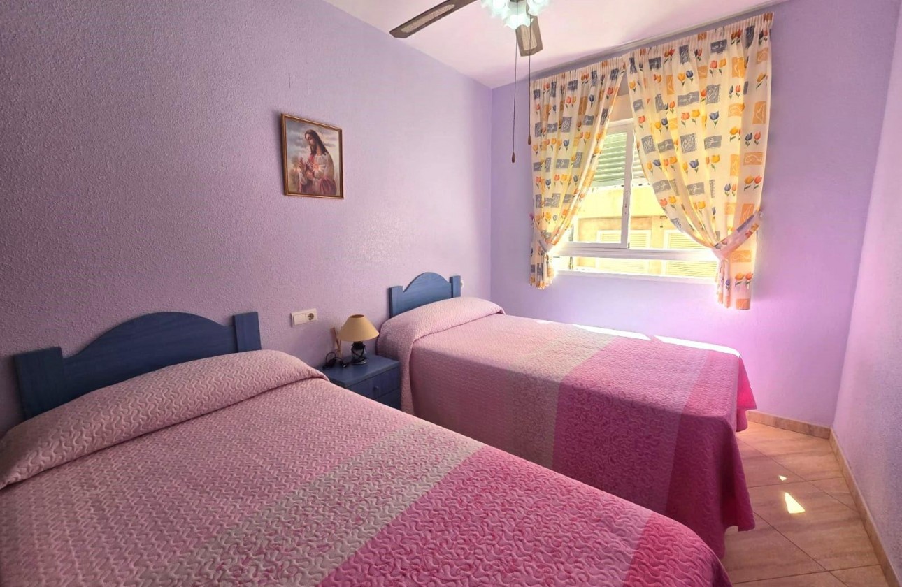 Resale - Apartment / flat - Torrevieja - Playa del Cura