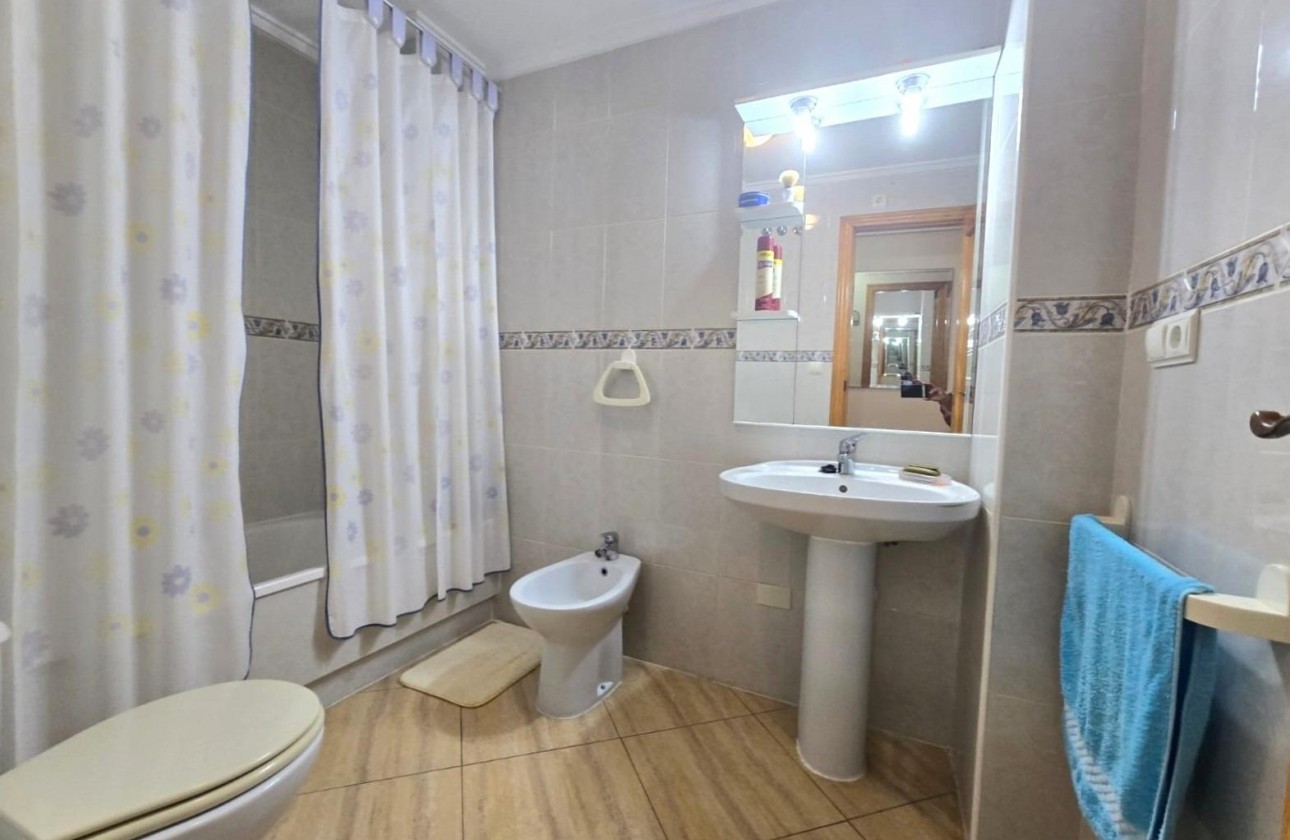 Resale - Apartment / flat - Torrevieja - Playa del Cura