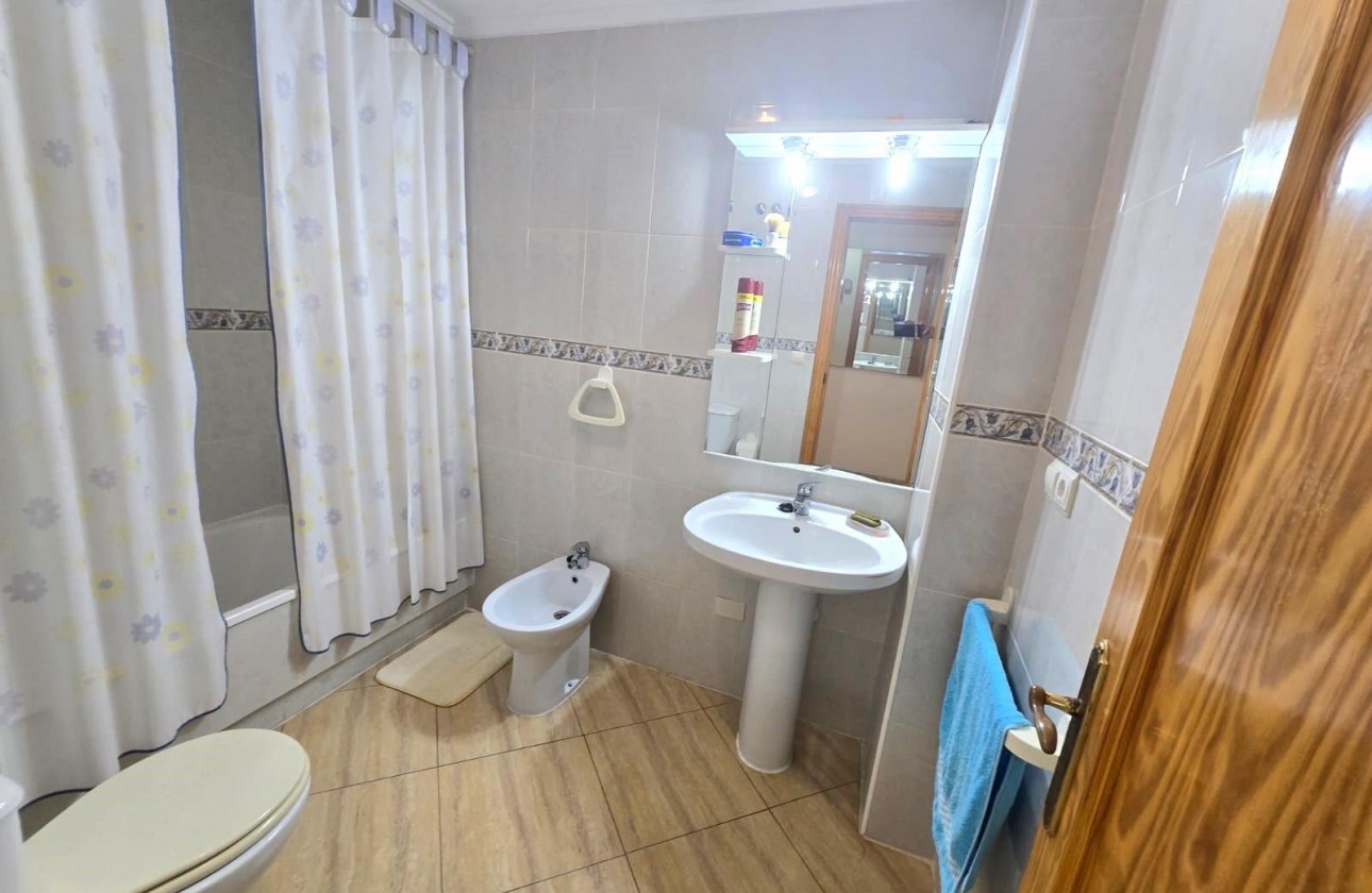 Resale - Apartment / flat - Torrevieja - Playa del Cura