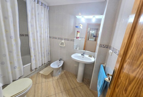 Resale - Apartment / flat - Torrevieja - Playa del Cura